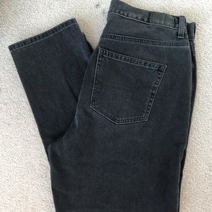 American Eagle MOM JEANS//Size 8